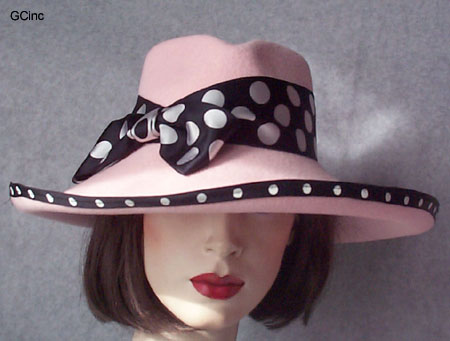 AnniePink_B&Wpolkadot01