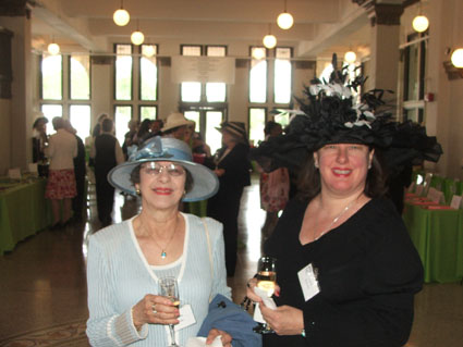 025_CarolRobinson_ElaineLempke