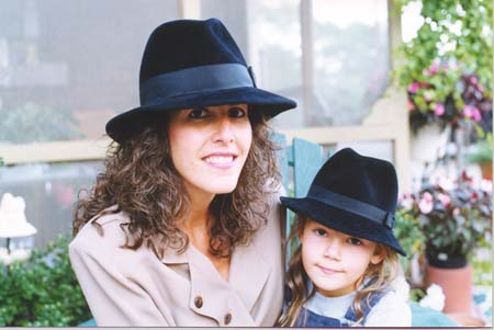 Toni and Madde in black Femme Fedoras